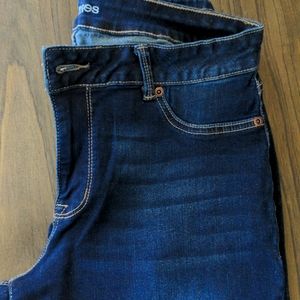 Maurices Skinny Jeans (Jeggings) Size Lg.